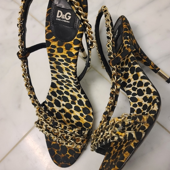 D&G Heels - Picture 1 of 6